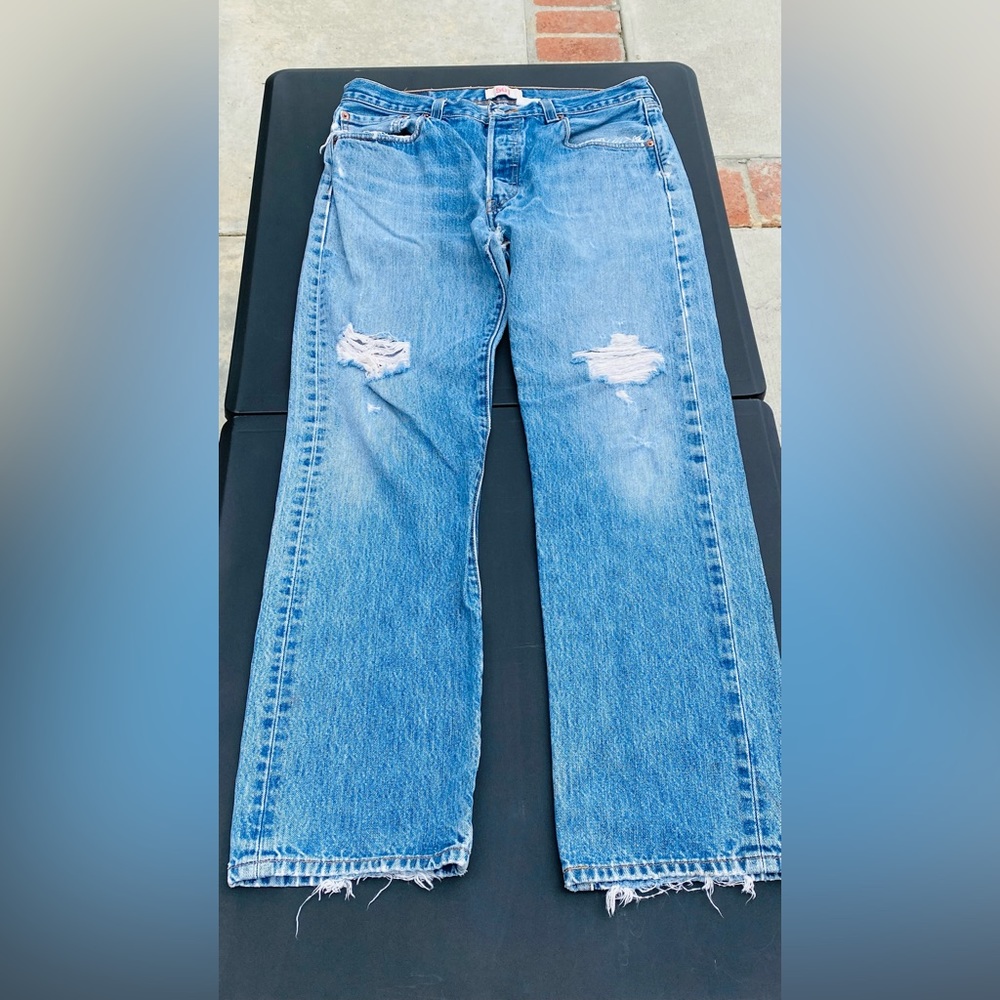 Vintage distressed Levi’s 501 Men’s jeans